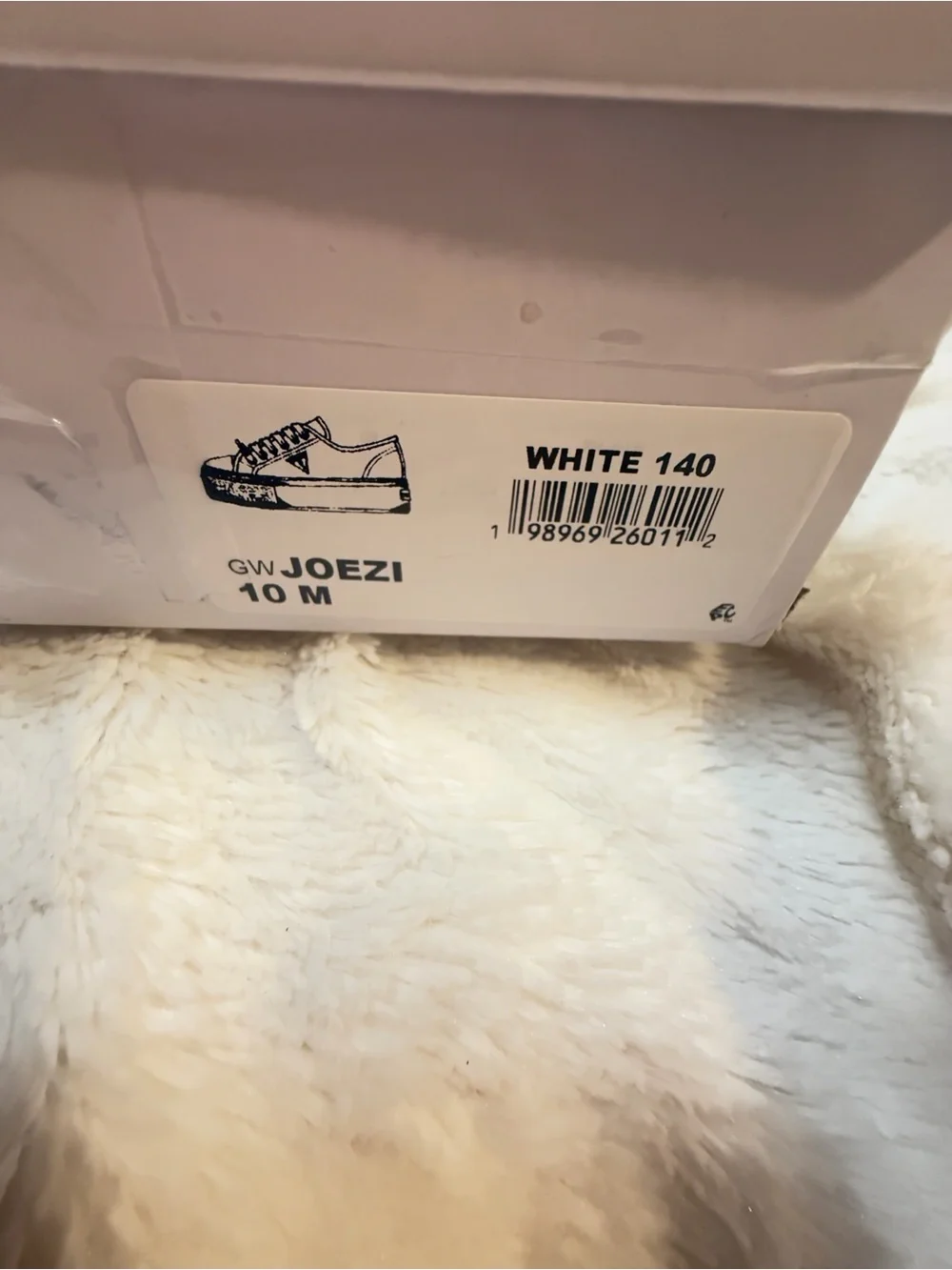 Guess Women's Joezi Sneaker, White 140, size 10